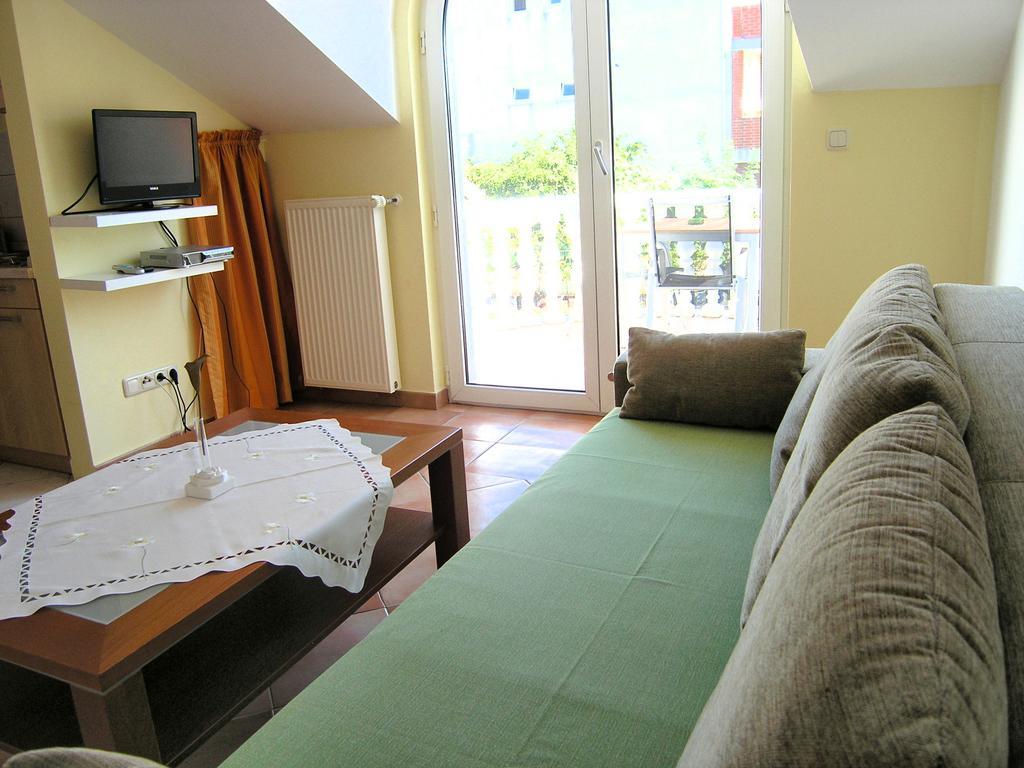 קרק Apartments Kristina מראה חיצוני תמונה