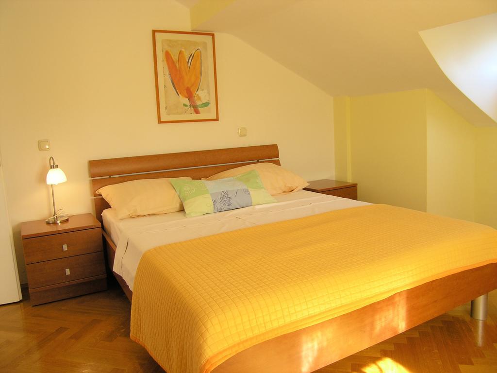 קרק Apartments Kristina מראה חיצוני תמונה