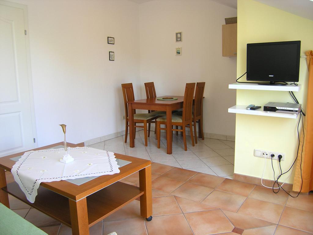 קרק Apartments Kristina מראה חיצוני תמונה