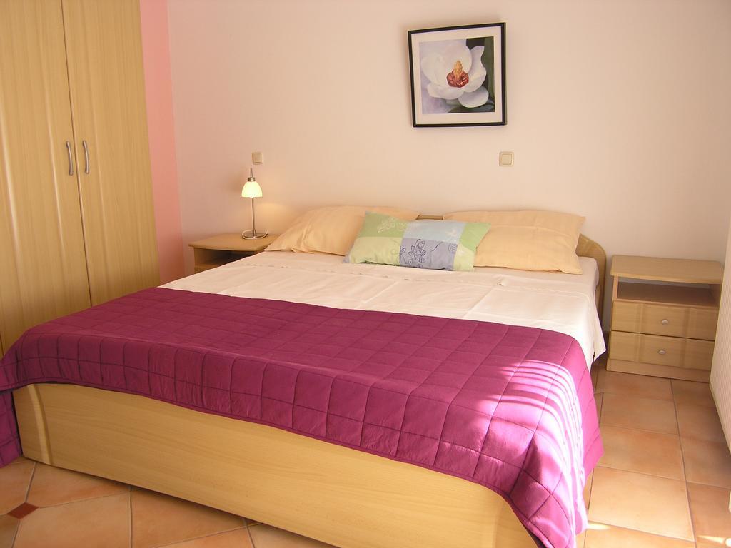 קרק Apartments Kristina מראה חיצוני תמונה