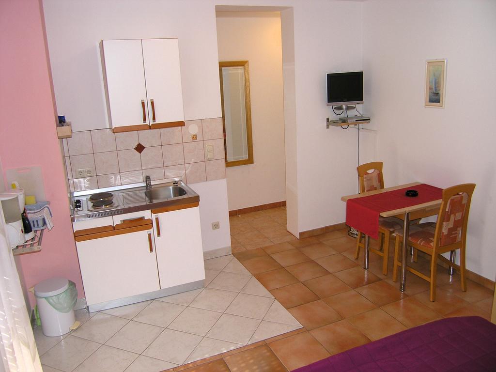 קרק Apartments Kristina מראה חיצוני תמונה