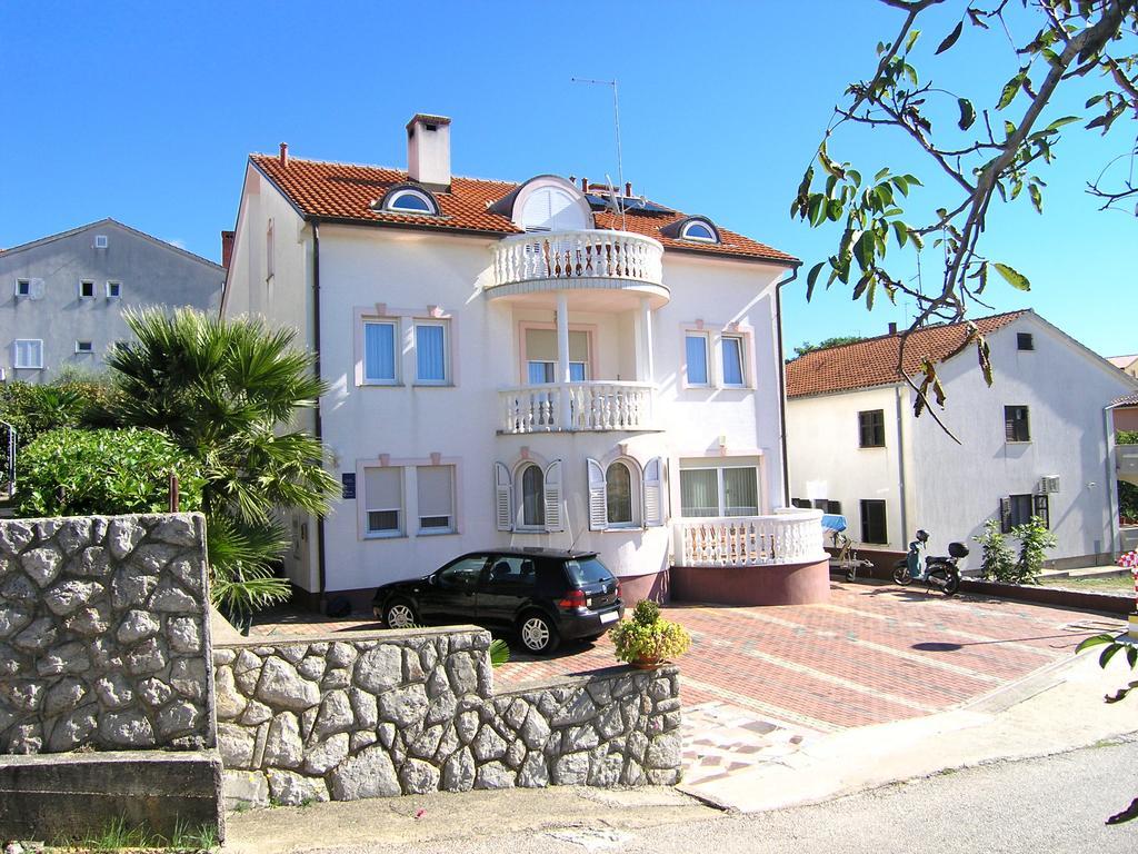 קרק Apartments Kristina מראה חיצוני תמונה