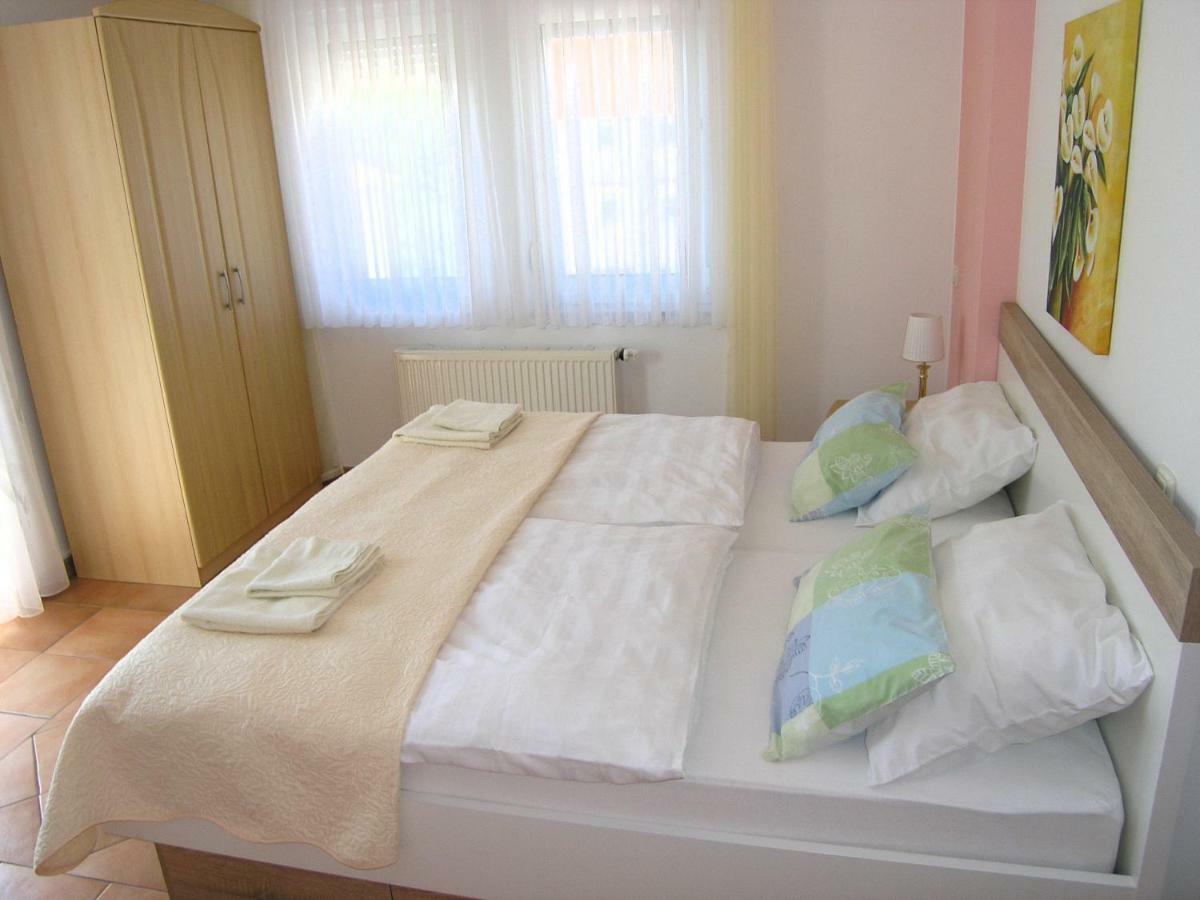 קרק Apartments Kristina מראה חיצוני תמונה