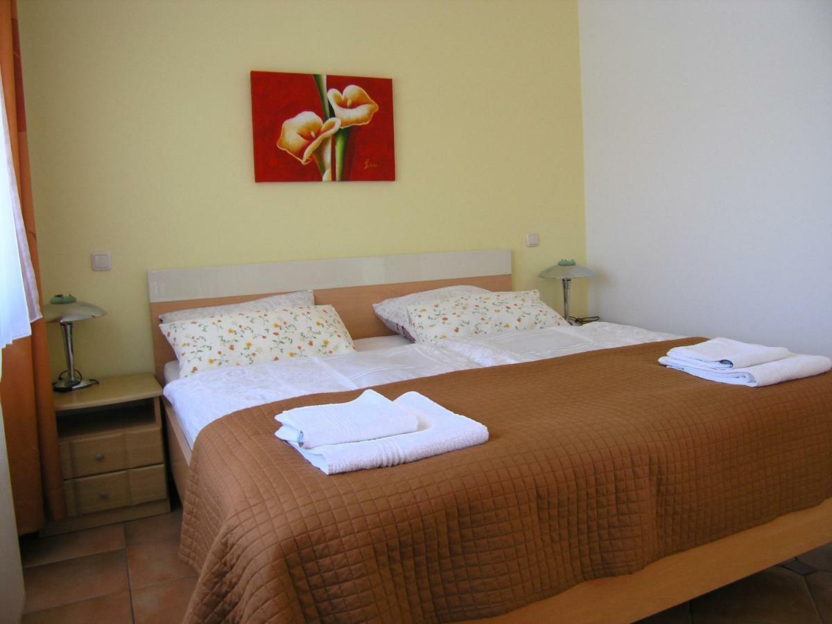 קרק Apartments Kristina מראה חיצוני תמונה