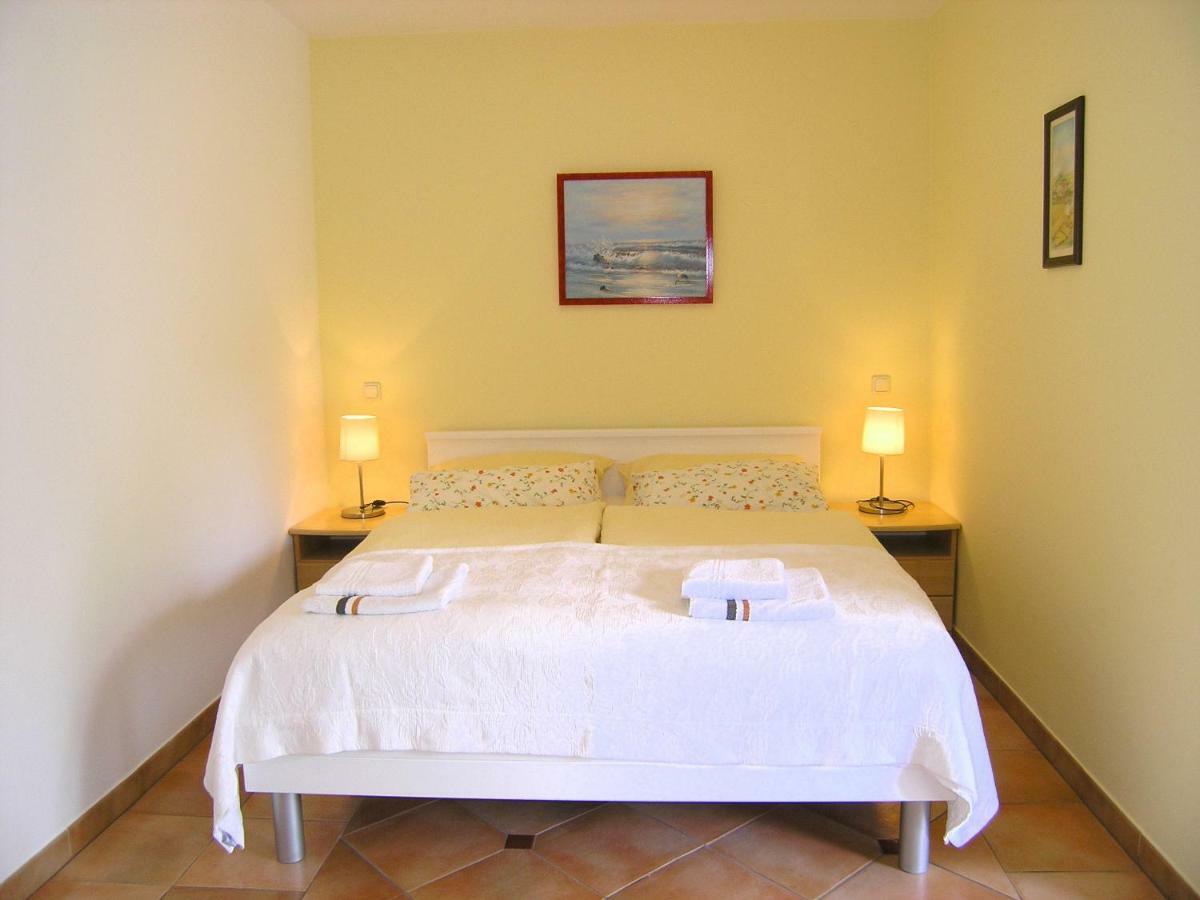 קרק Apartments Kristina מראה חיצוני תמונה